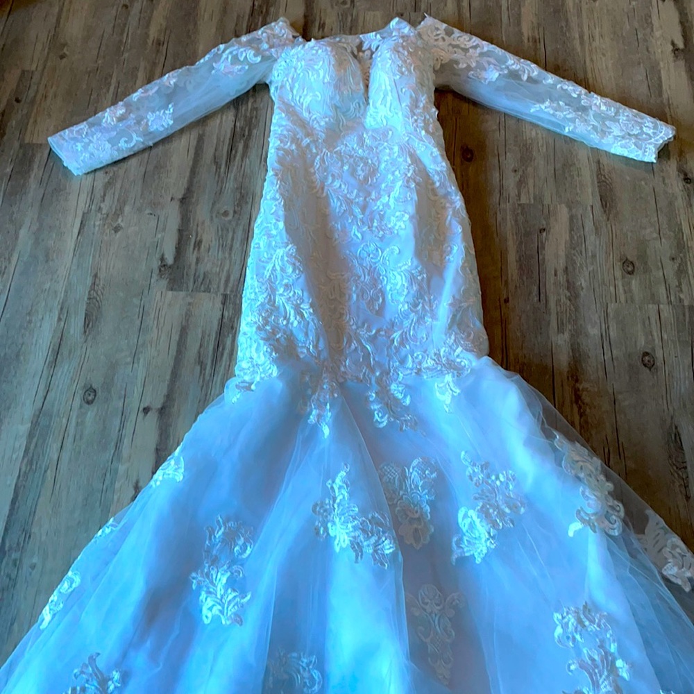 Lace White Formal Wedding Gown